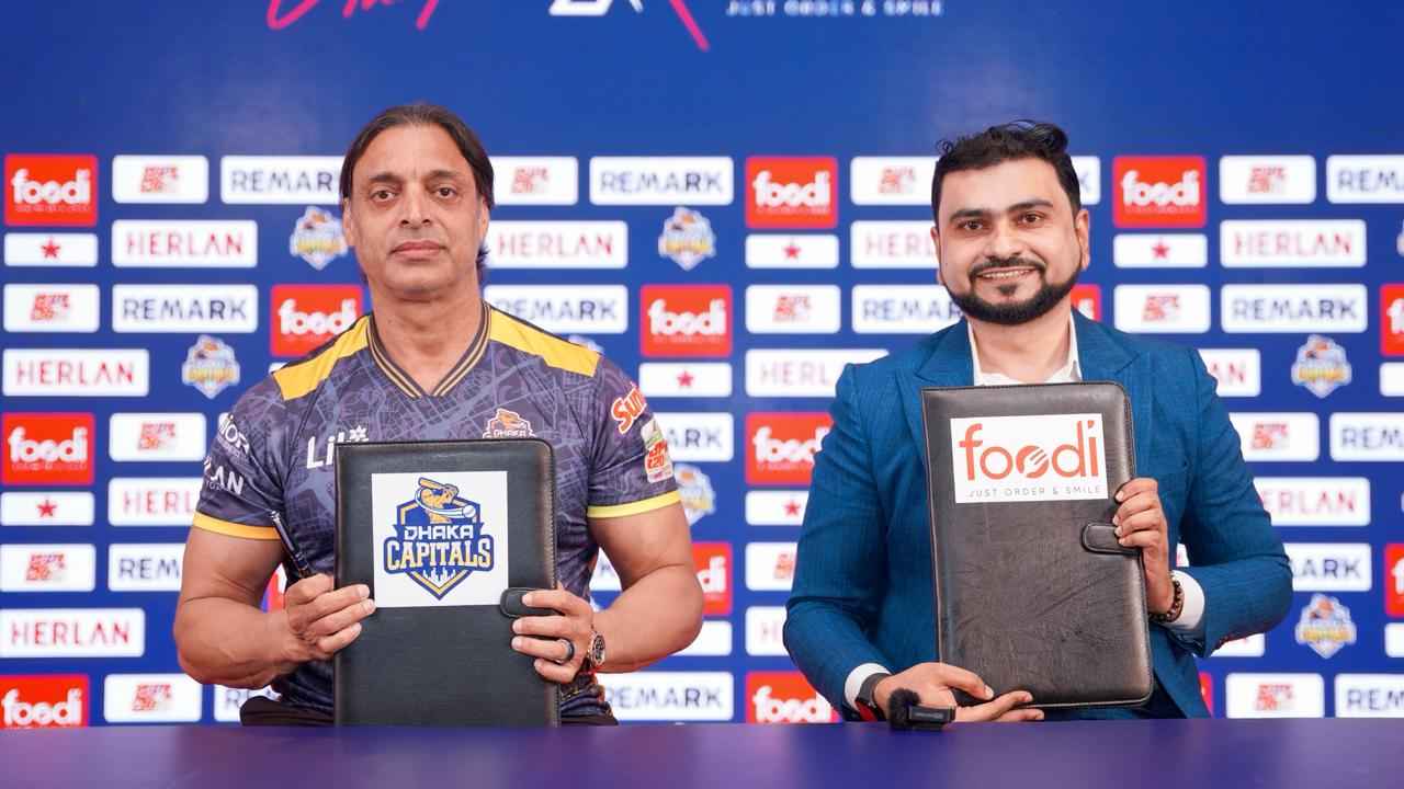 বিপিএলে ফুডি এবং ঢাকা ক্যাপিটালসের স্পন্সরশিপ চুক্তি স্বাক্ষর