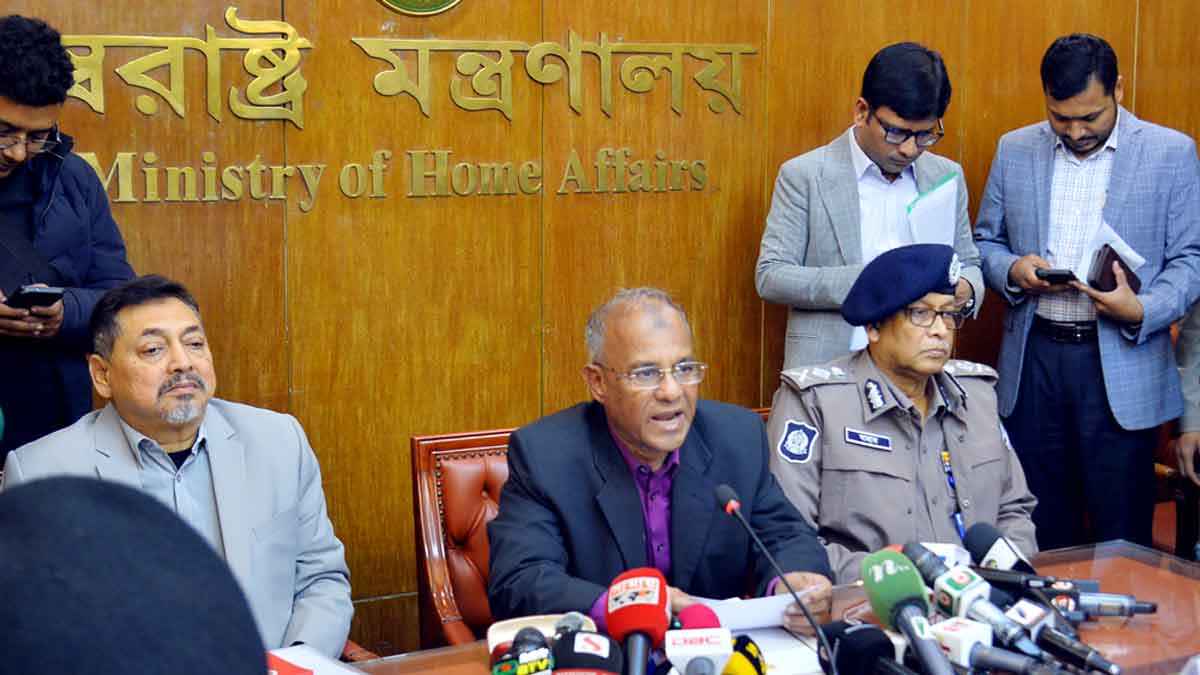 ‘১০ দিনের মধ্যে হাদি হত্যা মামলার তদন্ত প্রতিবেদন দেওয়া হবে’