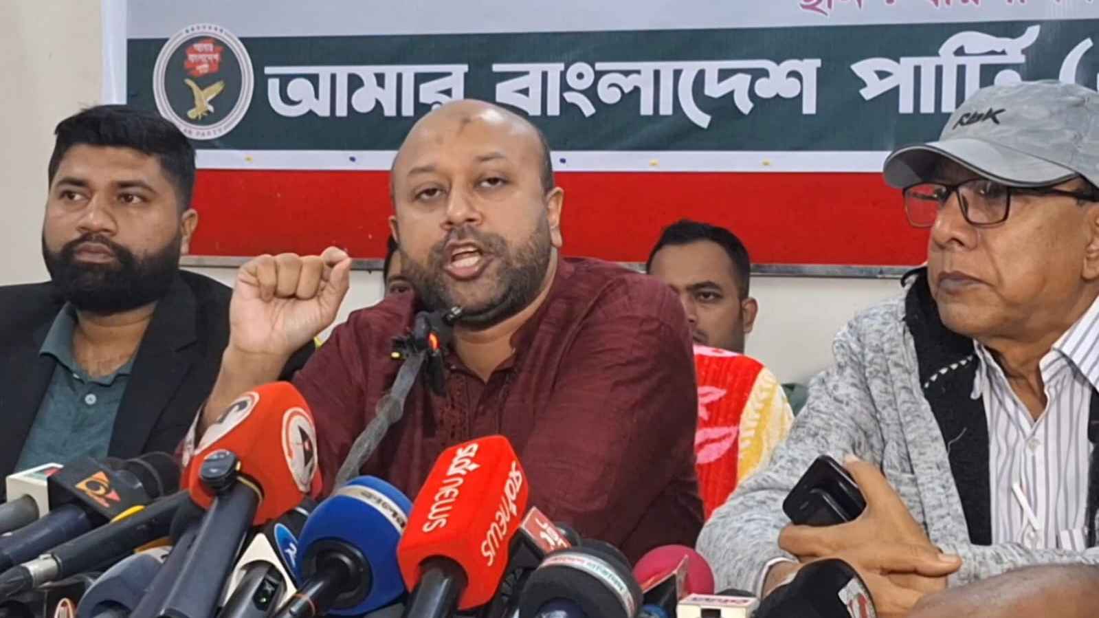 গতকালের হেনস্তা সম্পর্কে যা বললেন ব্যারিস্টার ফুয়াদ