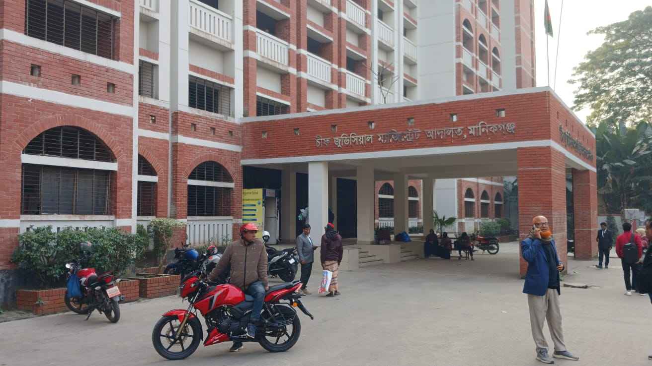 মানিকগঞ্জে সাবেক স্বামীর বিরুদ্ধে মিথ্যা মামলা করায় নারী কারাগারে