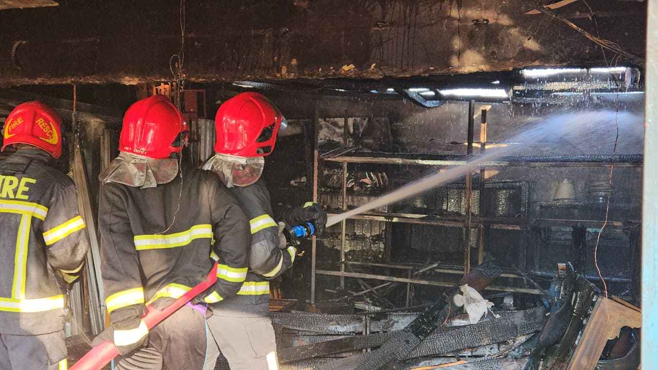 মিরসরাইয়ে অগ্নিকাণ্ডে ৫ দোকান ও ১২ আবাসিক কক্ষ ক্ষতিগ্রস্ত, অর্ধ কোটি