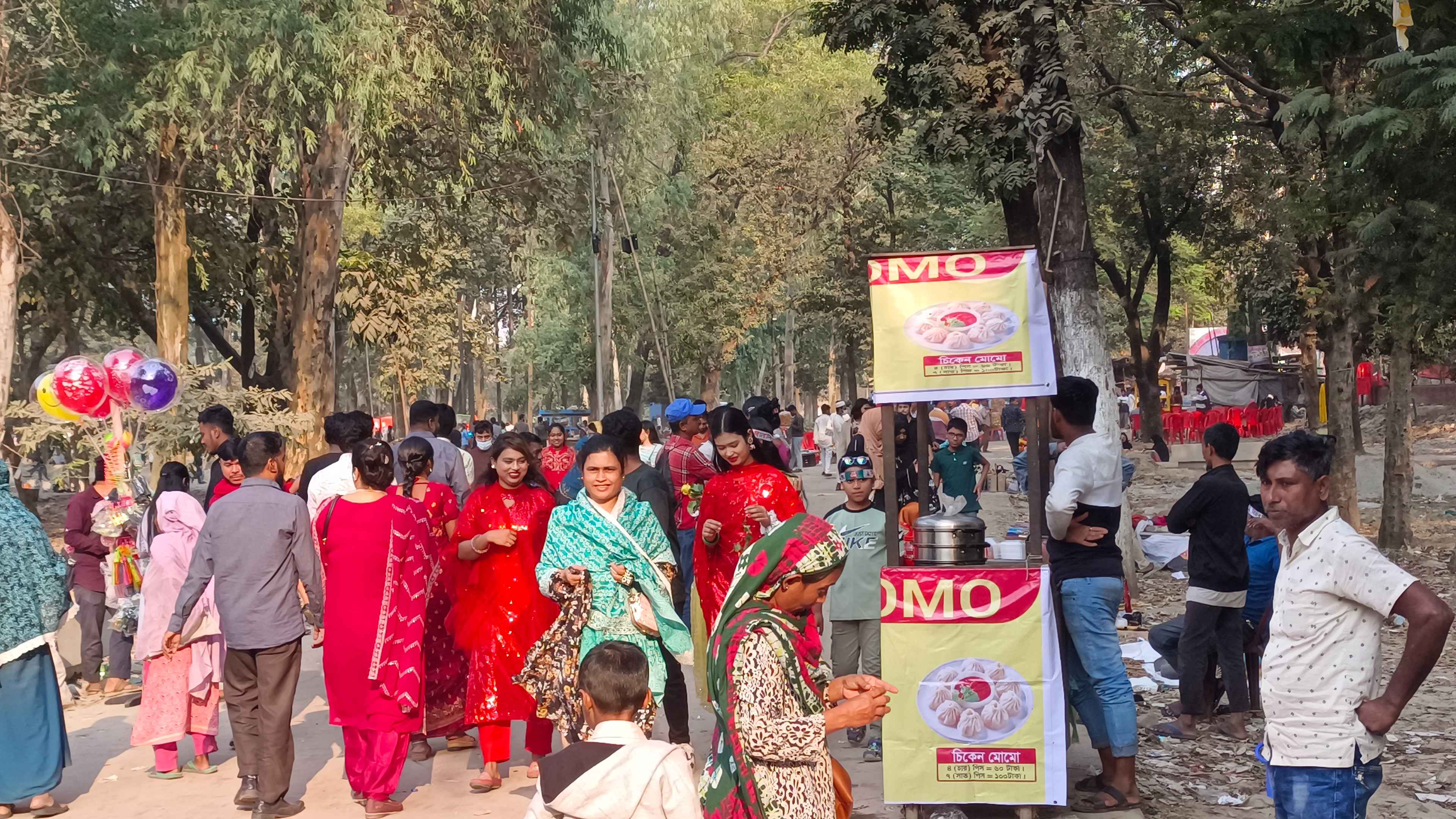 সোহরাওয়ার্দী উদ্যানে জনতার ঢল