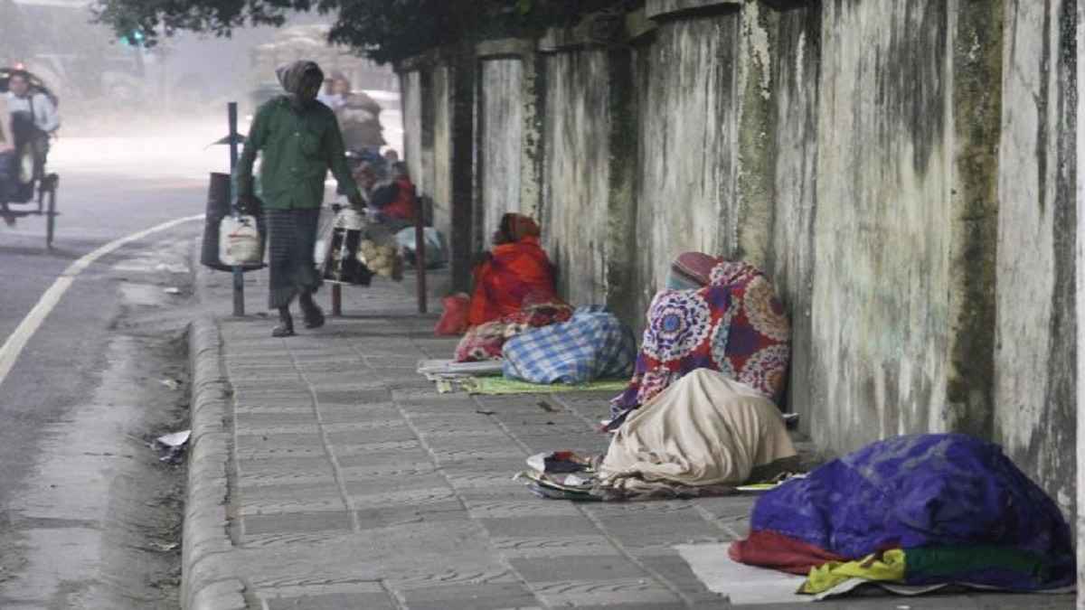 তীব্র শীতে ঢাকায় বাড়ছে ছিন্নমূলদের দুর্ভোগ