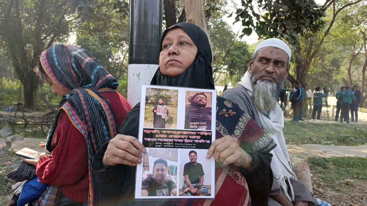 সন্তানের খোঁজে প্রতিদিন রায়েরবাজার কবরস্থানে অপেক্ষা মায়ের
