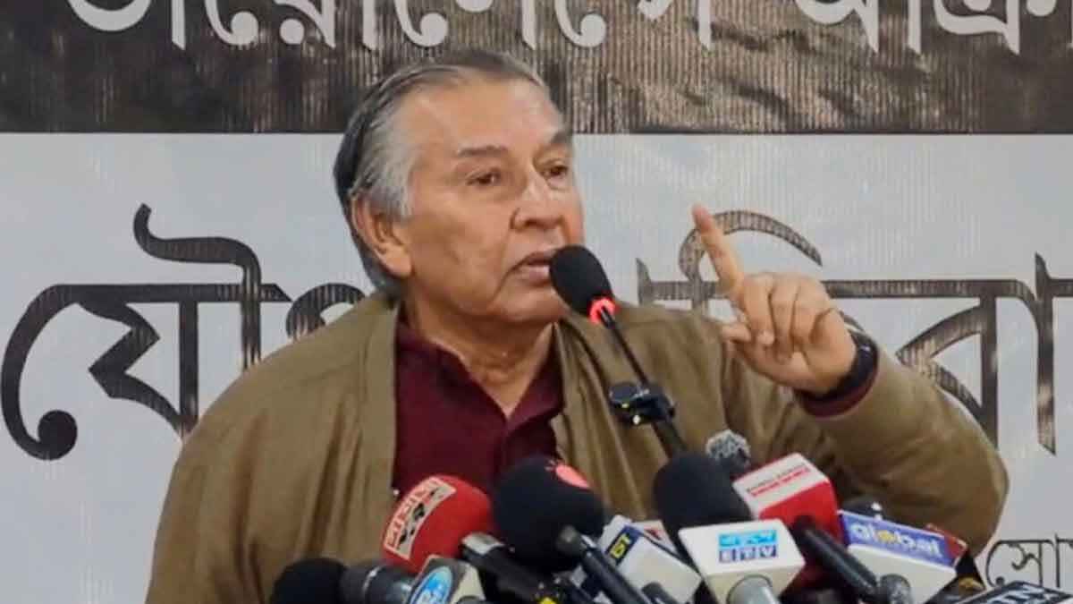 এই মুহূর্তে সাংবাদিকদের পাশে দাঁড়ানো মানে জীবন রক্ষা করা: মাহফুজ আনাম