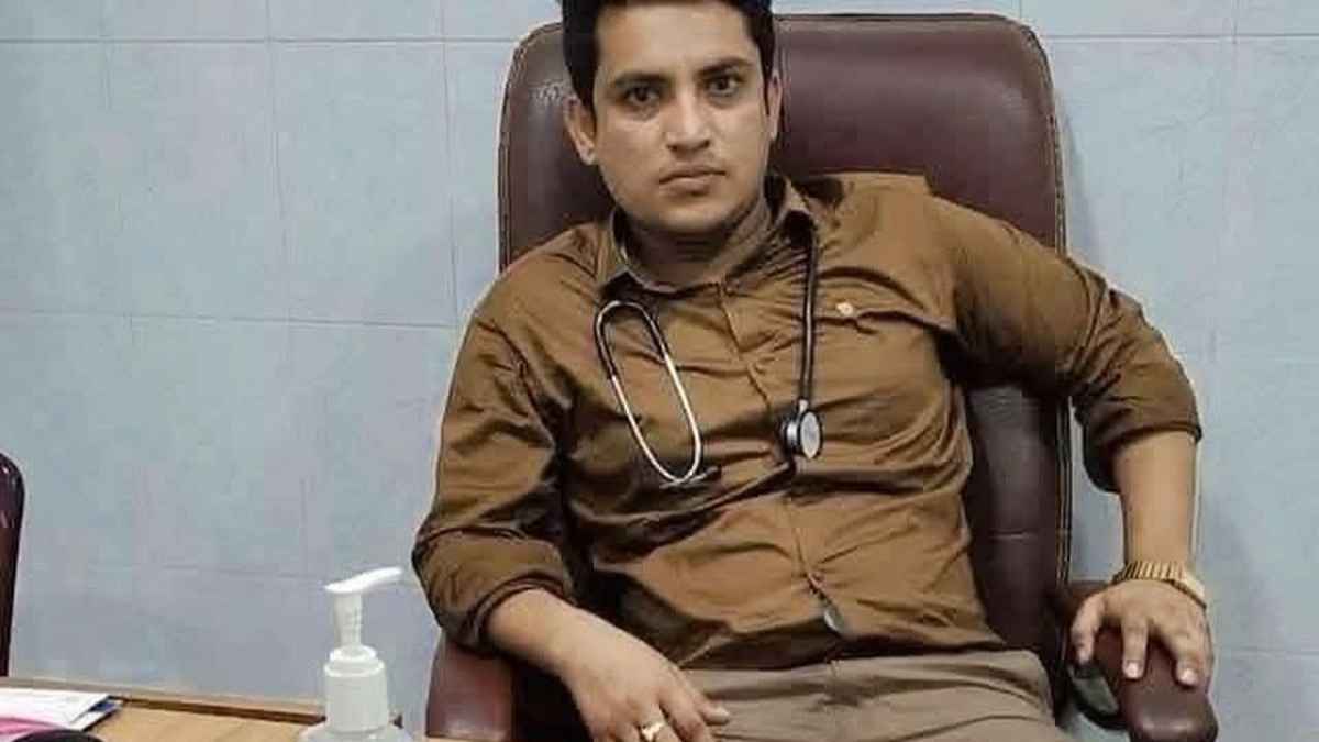 প্রেমিকাকে মোবাইলে ভিডিও কলে রেখে চিকিৎসকের আত্মহত্যা