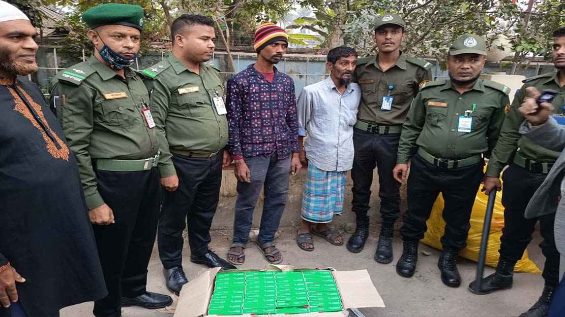 শরীয়তপুরে সরকারি ওষুধ পাচারের চেষ্টা, আটক ২