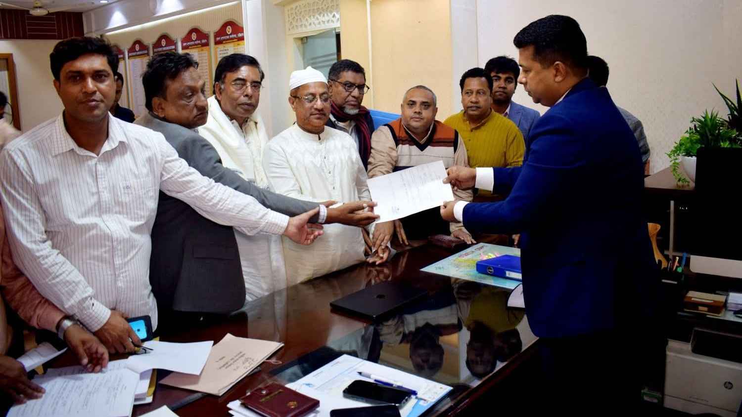 মিরসরাইয়ে মনোনয়ন জমা দিয়েছেন ৯ জন