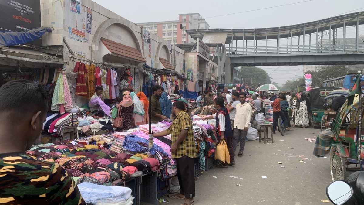 News market dhakamail