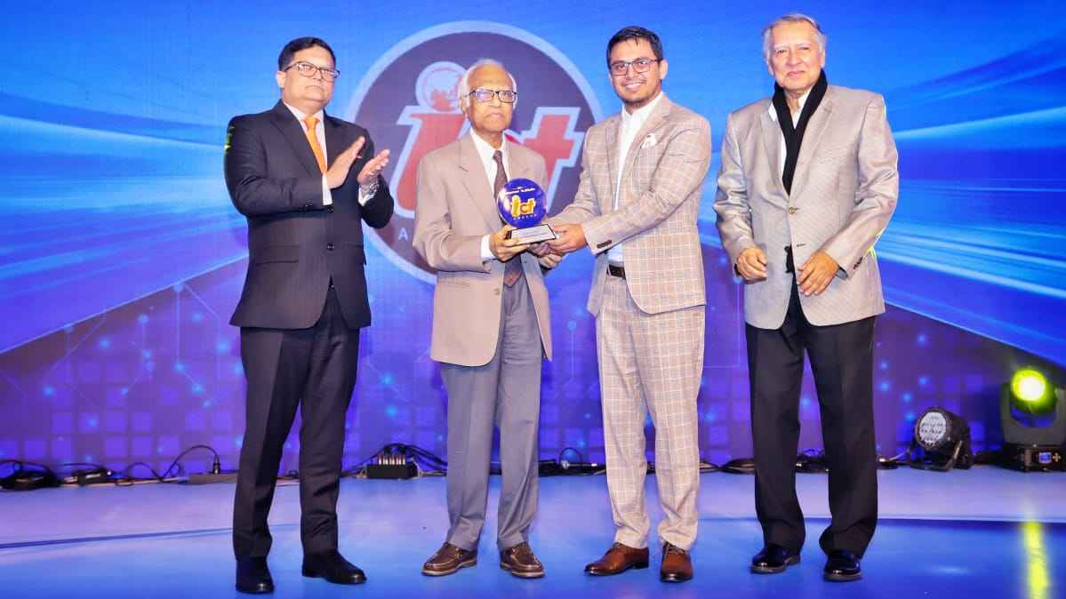 দারাজ ‘ডিজিটাল কমার্স অব দ্য ইয়ার’ পুরস্কার পেল
