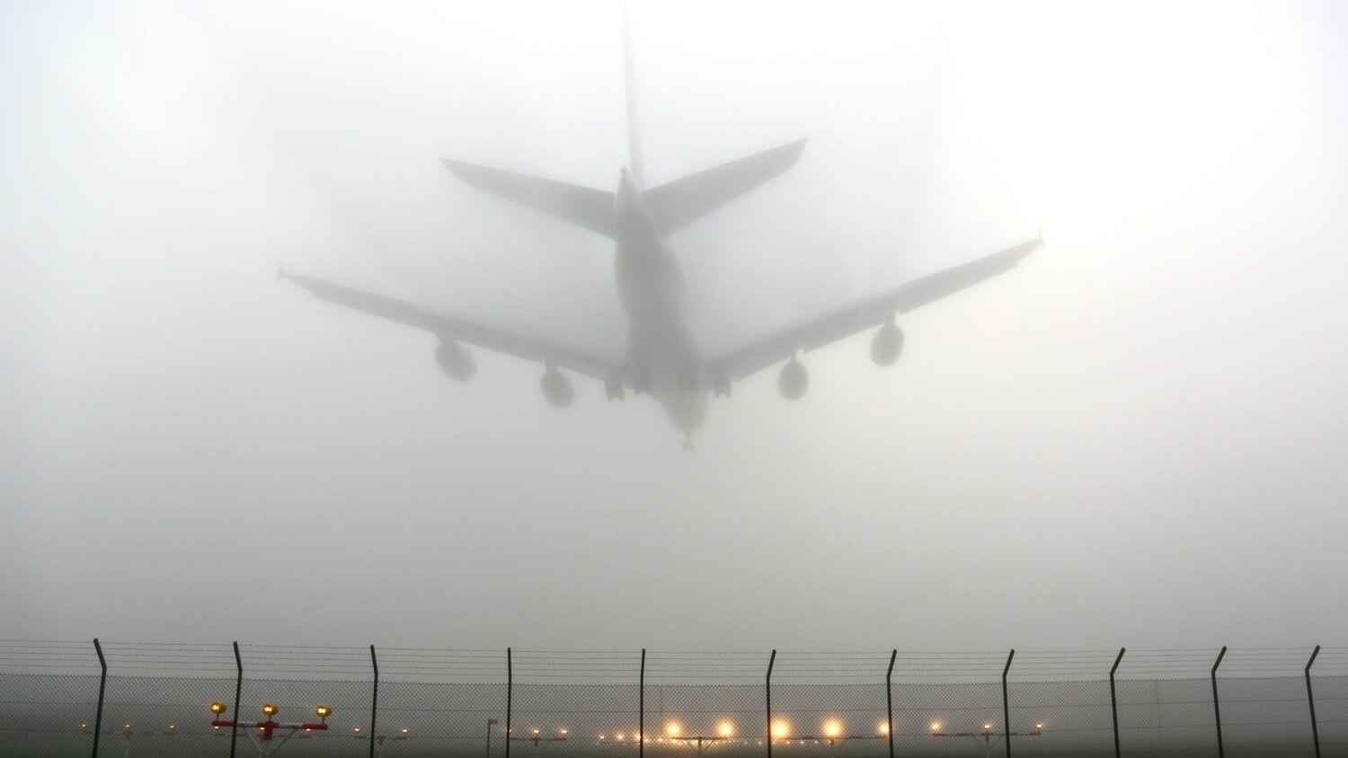 মেঘে সমস্যা নেই, তবে কুয়াশায় কেন অচল আকাশপথ? জেনে নিন আসল কারণ