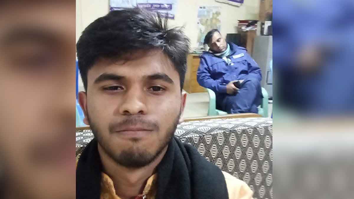 ঘুমিয়ে থাকা পুলিশের সঙ্গে গ্রেফতার ছাত্রলীগ নেতার সেলফি, অতঃপর...