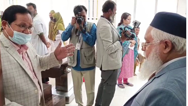 ময়মনসিংহে স্বাস্থ্য অধিদপ্তরের ডিজির সঙ্গে চিকিৎসকের তর্ক