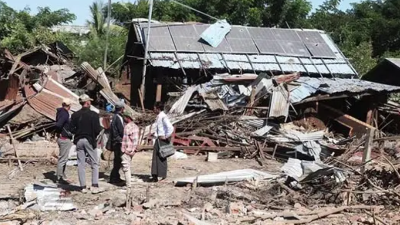 মিয়ানমারে বিমান হামলায় ১৮ জন নিহত 