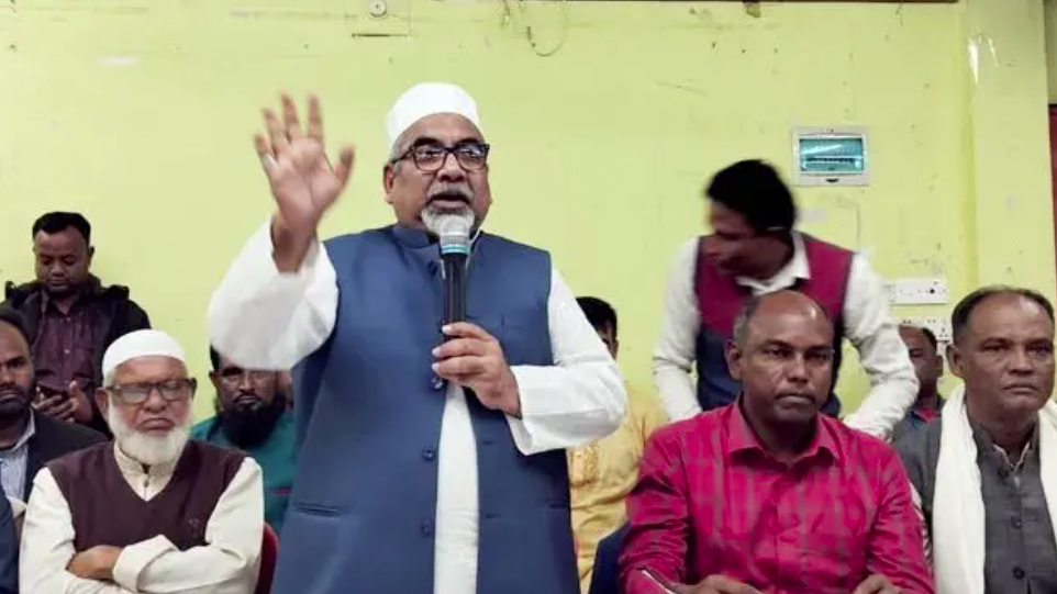 ‘বিদ্রোহের পতাকা হাতে তারেক রহমান স্বদেশ প্রত্যাবর্তন করছেন’