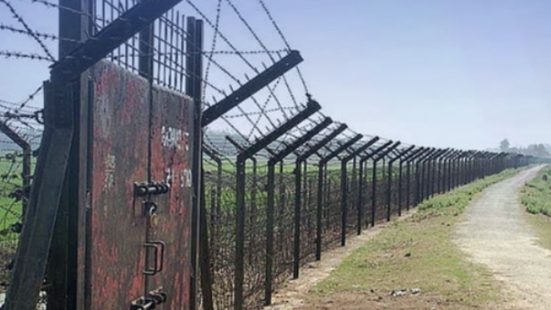 সীমান্তে পাথর নিক্ষেপ করে বিজিবির ওপর হামলা