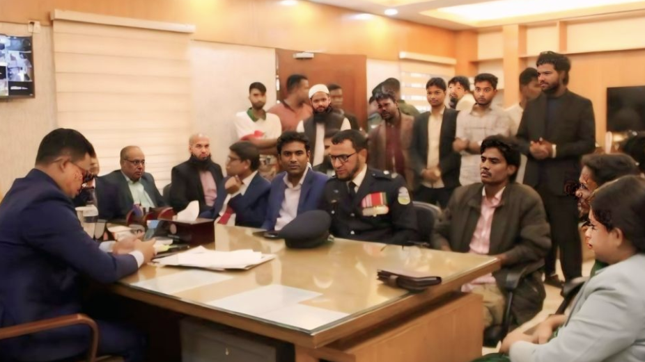 মুক্তাগাছায় বিজয় দিবসের মঞ্চে ‘জয়বাংলা’ স্লোগান