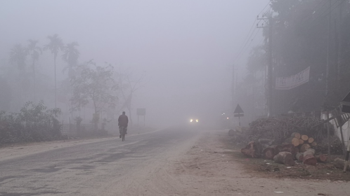পঞ্চগড়ে ৯ দিন ধরে মৃদু শৈত্যপ্রবাহ, শ্রমজীবীদের দুর্ভোগ বেড়েছে