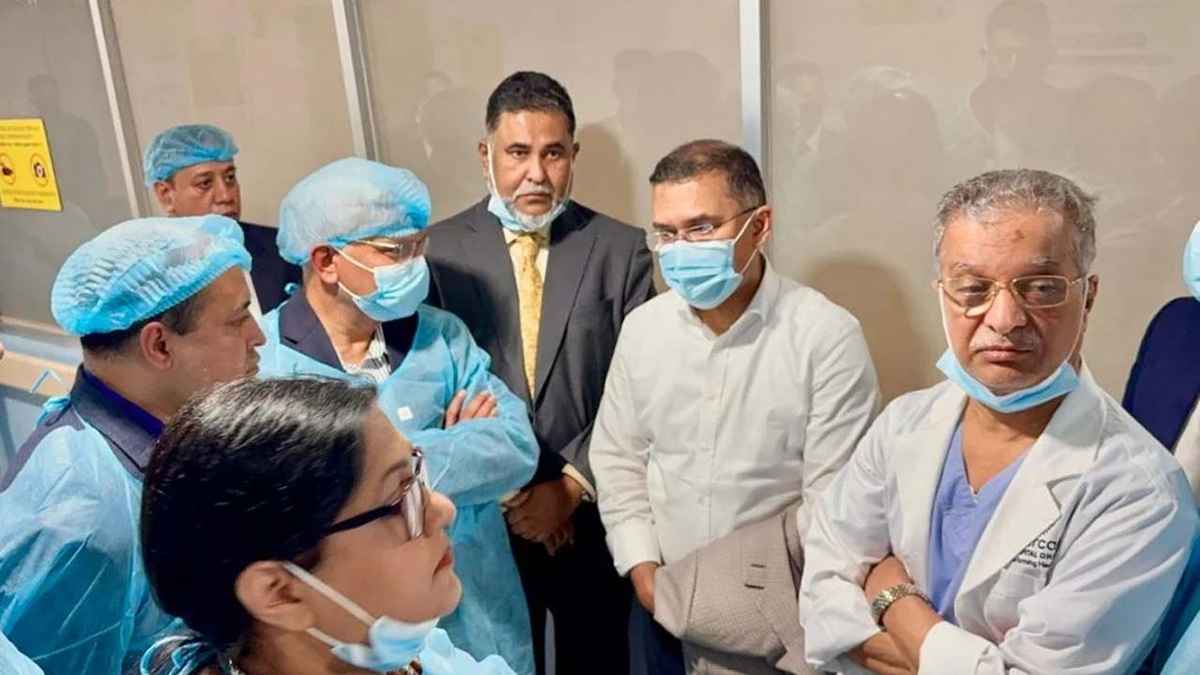 মায়ের খোঁজ নিতে এভারকেয়ার হাসপাতালে তারেক রহমান