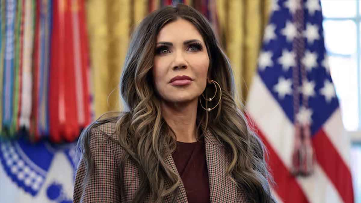 ৩০টিরও বেশি দেশের ওপর ভ্রমণ নিষেধাজ্ঞা আরোপ করবে যুক্তরাষ্ট্র