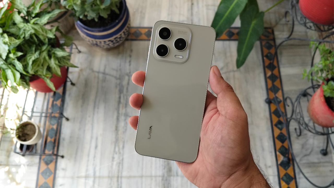 ৫০ মেগাপিক্সেল ক্যামেরার এই ফোনের দাম মাত্র ৬৭৯৯