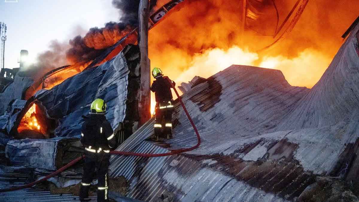 রাশিয়ার ক্ষেপণাস্ত্র হামলায় ইউক্রেনের বন্দরে নিহত ৭