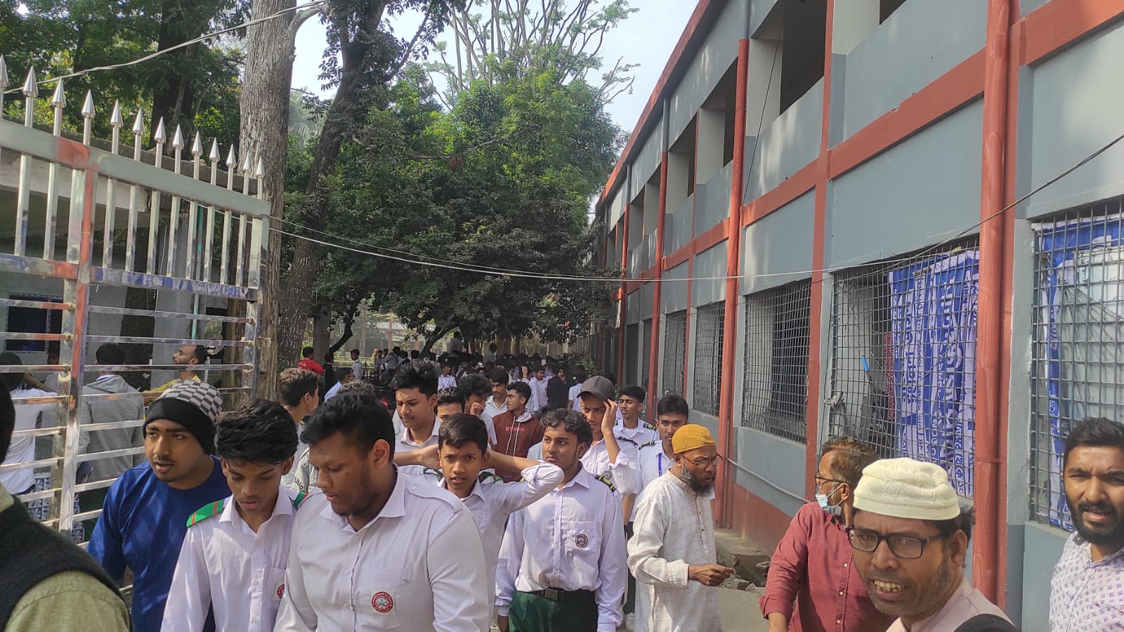 WhatsApp_Image_2025-12-02_at_5.03.04_PM