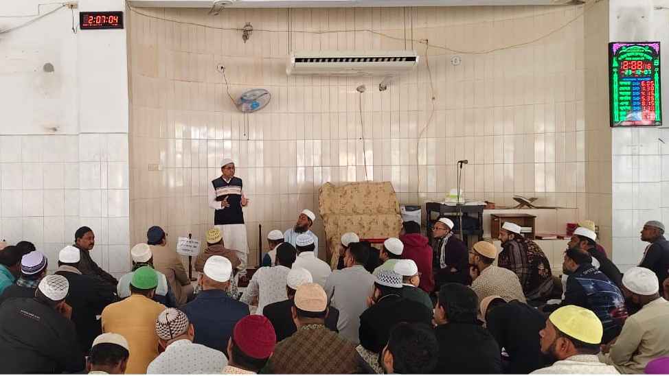 অধ্যাপক আর আই সরকারের দাফন সম্পন্ন