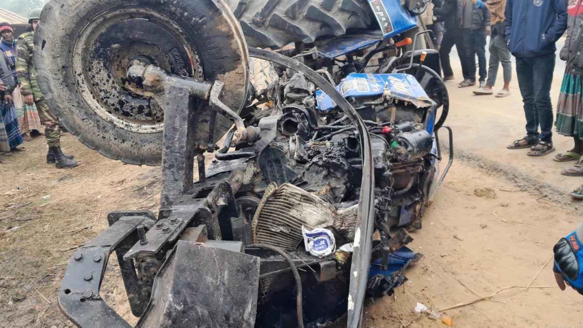 দিনাজপুরে বাস-ট্রাক্টর সংঘর্ষে নিহত ২