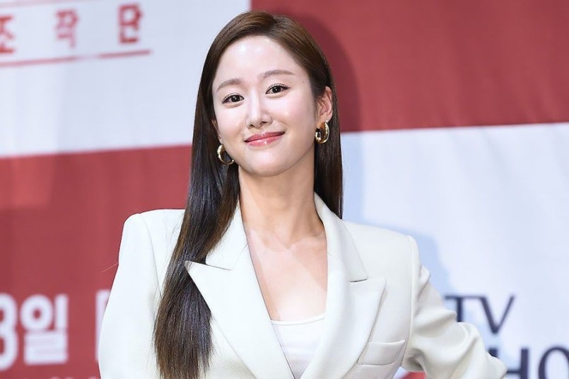 actress-jeon-hye-bin-getting-married-bali