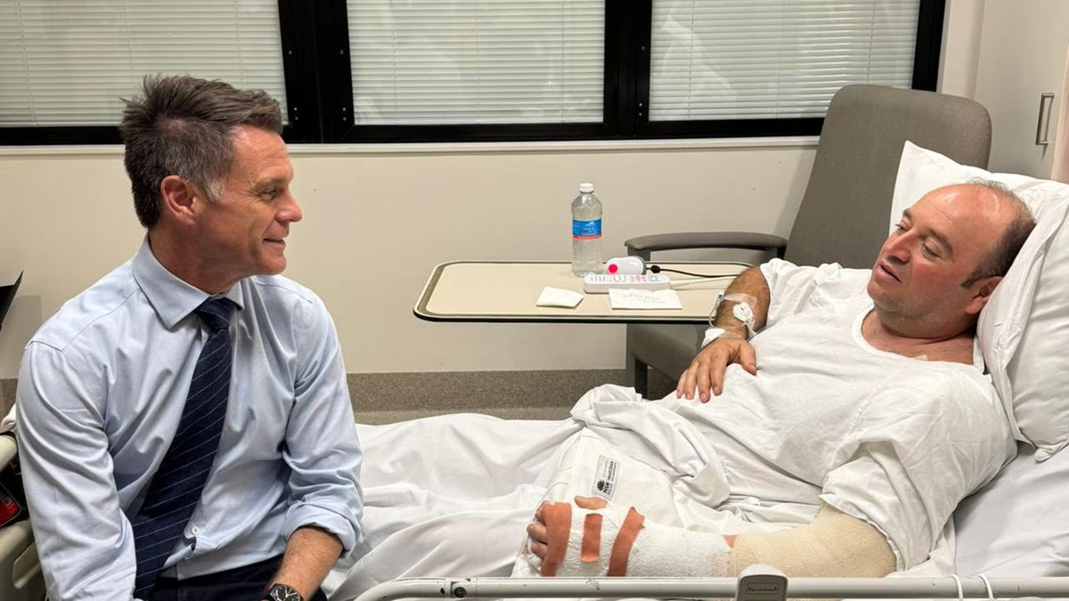 অস্ট্রেলিয়ায় হামলাকারীর অস্ত্র কেড়ে নেওয়া আহমেদ পাচ্ছেন বিপুল অর্থ