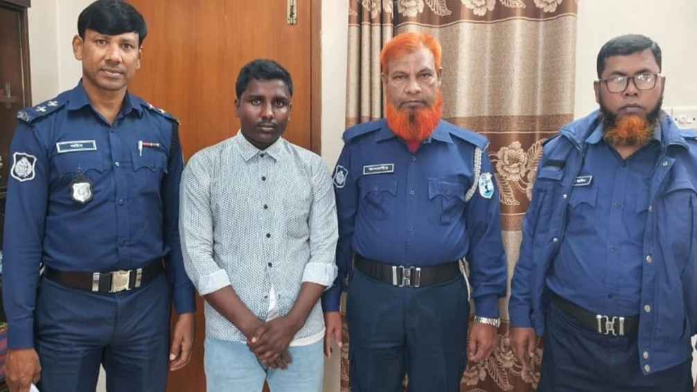 সিরাজগঞ্জে পাসপোর্ট করতে এসে রোহিঙ্গা যুবক আটক