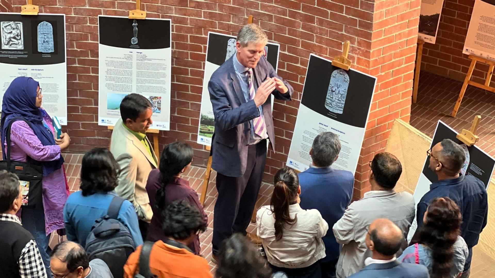 প্রত্নতাত্ত্বিক নিদর্শনের ২৫ আলোকচিত্র নিয়ে ইউল্যাবের প্রদর্শনী