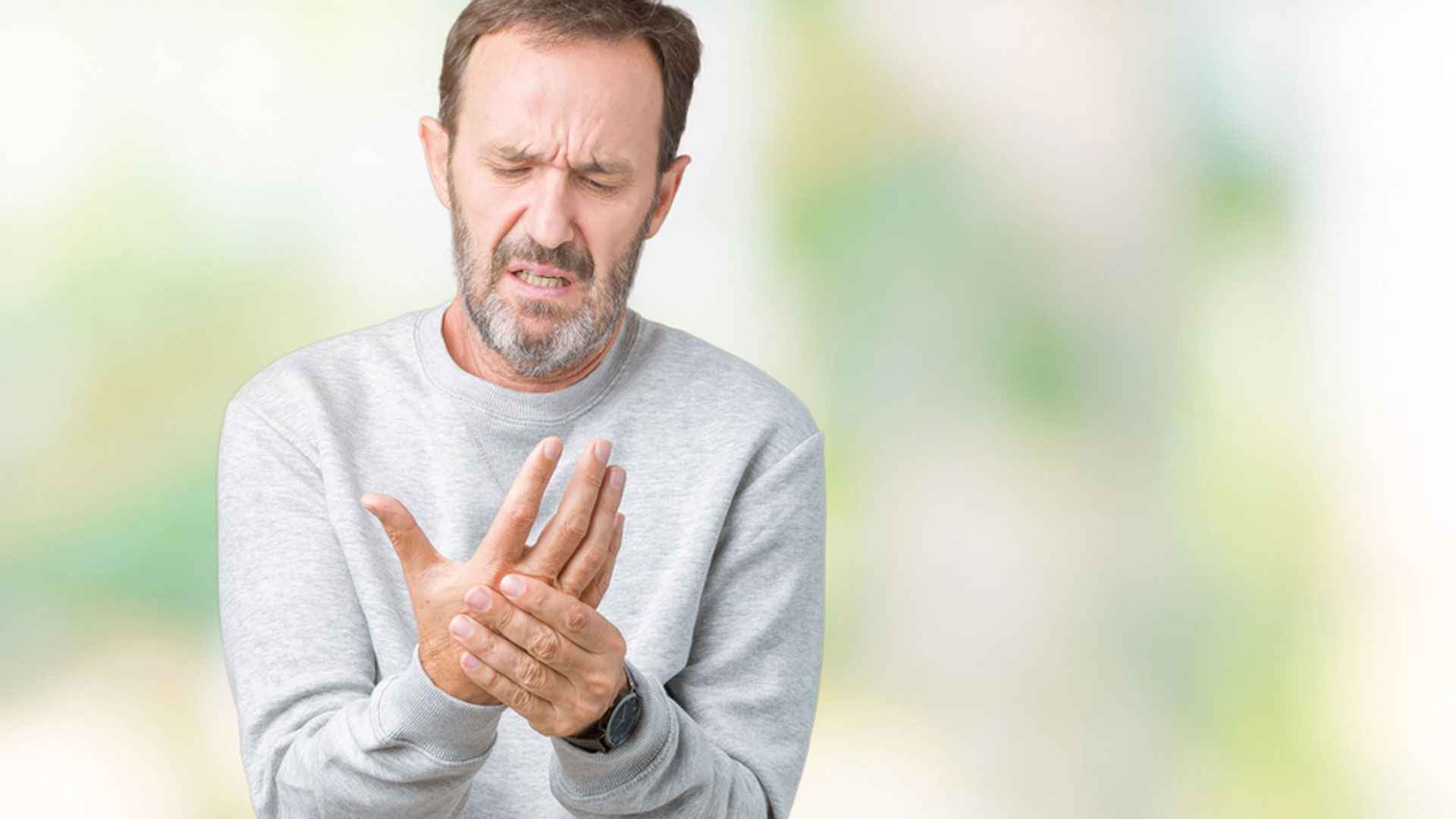 শীত এলেই বাড়ে আর্থ্রাইটিসের ব্যথা, নিয়ন্ত্রণে করণীয়