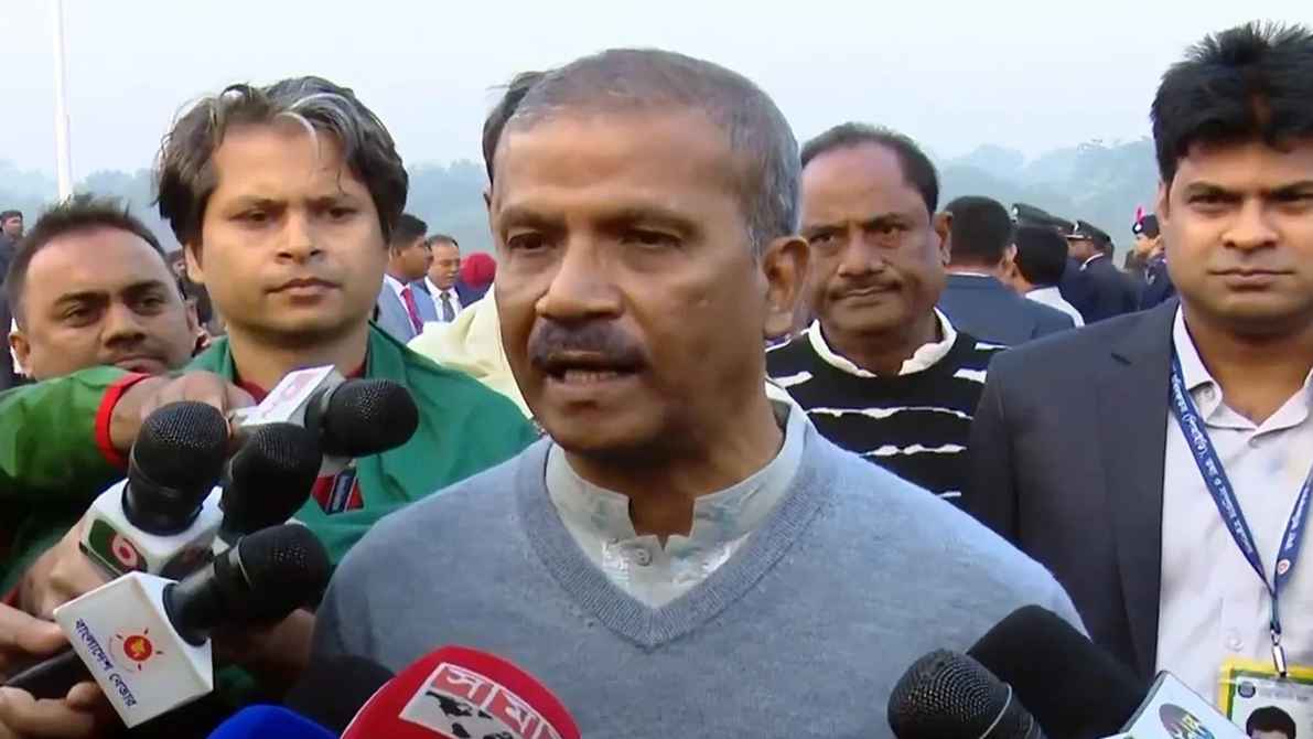 গণঅভ্যুত্থানের মাধ্যমে দেশ পুনর্নির্মাণের সুযোগ এসেছে: আসিফ নজরুল