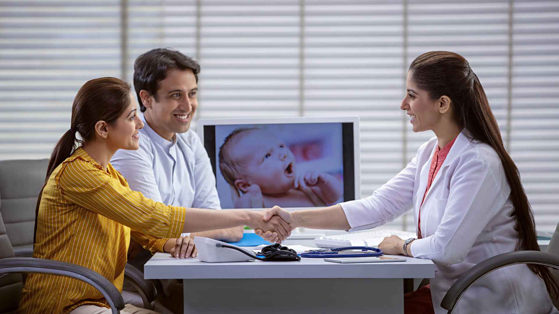 তরুণ দম্পতিরাও সন্তান গ্রহণে সমস্যায় পড়ছেন কেন?