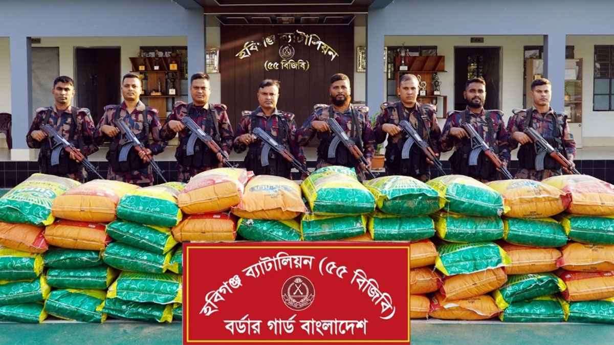 বালিভর্তি ট্রাক থেকে বিপুল পরিমাণ ভারতীয় জিরা জব্দ