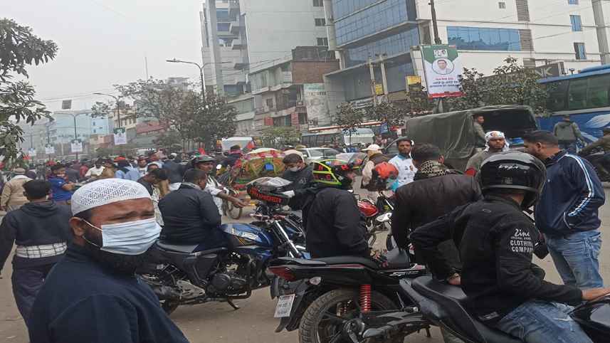 বিএনপির সমাবেশ ঘিরে ইচ্ছেমতো ভাড়া হাঁকছেন রাইডারা