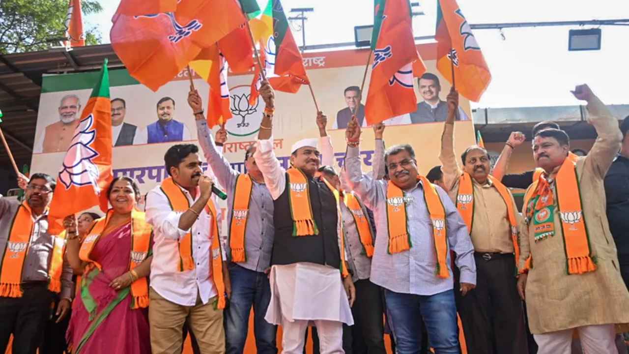 মহারাষ্ট্রে নির্বাচনে জয়ের পথে বিজেপি নেতৃত্বাধীন জোট