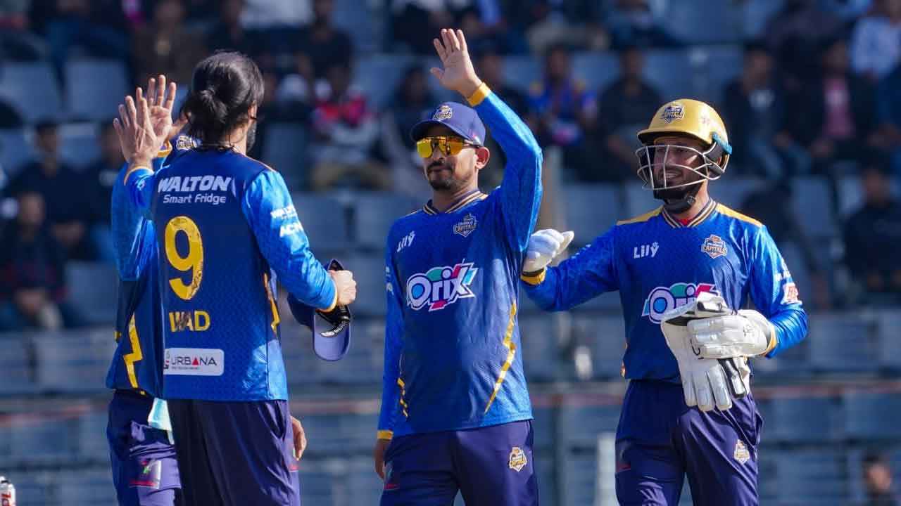 রাজশাহীকে পরাজয়ের স্বাদ দিয়ে বিপিএল শুরু ঢাকার