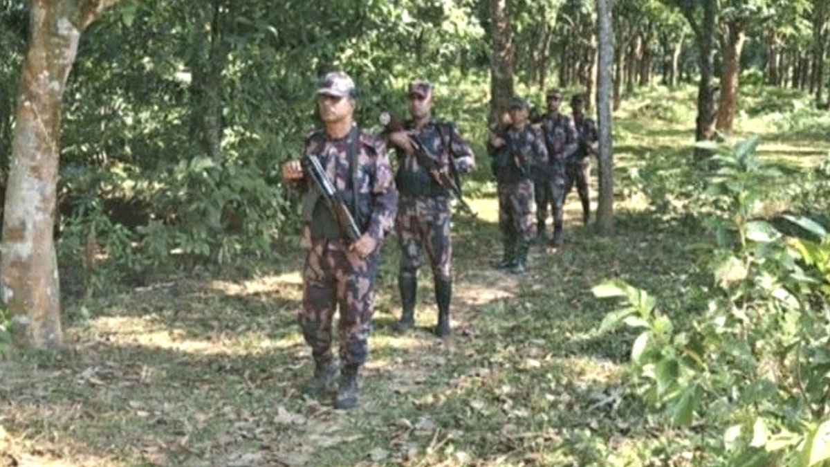 ওসমান হাদীকে গুলি: ব্রাহ্মণবাড়িয়ায় সীমান্তে সতর্কাবস্থানে বিজিবি