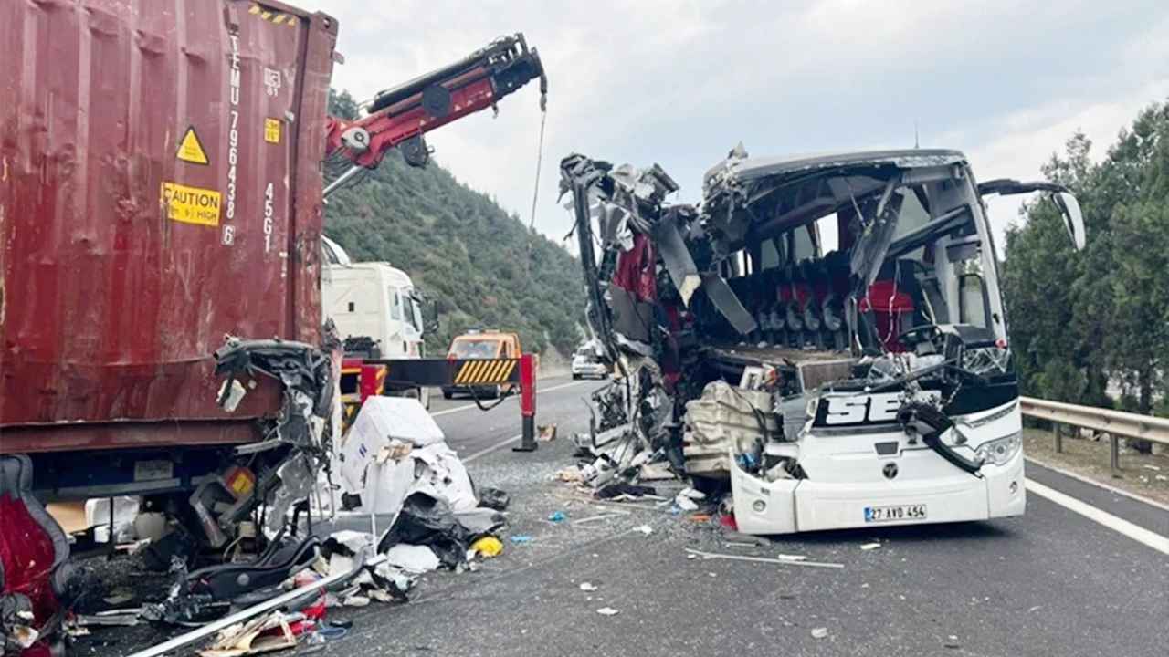 তুরস্কে লরির সংঘর্ষে বাসের সংঘর্ষে নিহত ৭