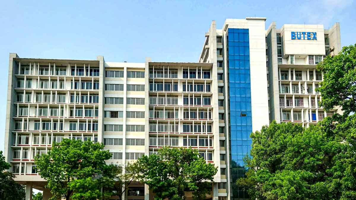 শিক্ষার্থীশূন্য আয়োজনেই বুটেক্সে বিজয় দিবস পালিত