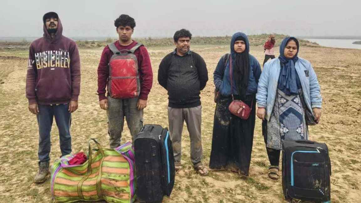 চাঁপাইনবাবগঞ্জ সীমান্ত দিয়ে নারীসহ পাঁচজনকে পুশইন