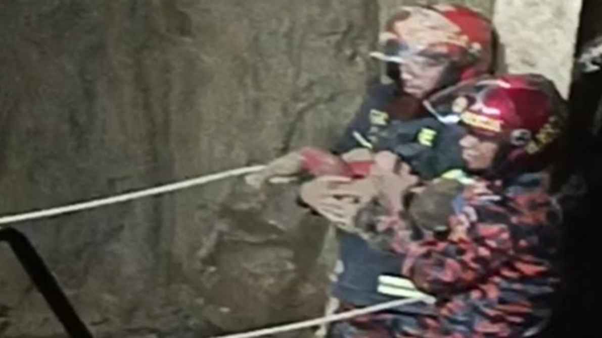 ৩২ ঘণ্টা মৃত্যুকূপে: হাসপাতালে নেওয়া হয়েছে শিশু সাজিদকে