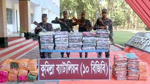 কুমিল্লা সীমান্তে ৬২ লাখ টাকার ভারতীয় শাড়ি জব্দ