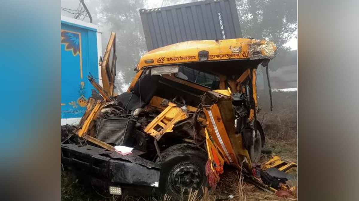 চৌদ্দগ্রামে এক লরির পেছনে আরেক লরির ধাক্কা, নিহত ২