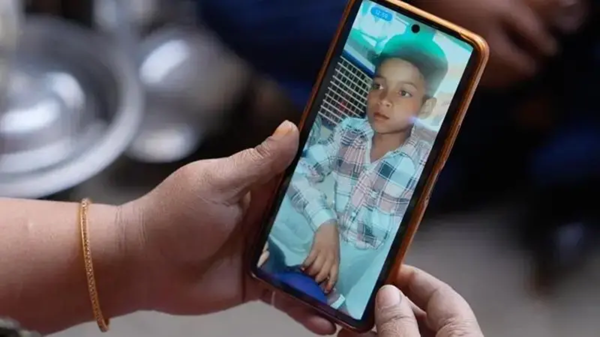 দিল্লিতে বিয়েতে ওড়ানো টাকা কুড়ানোয় কিশোরকে গুলি করে হত্যা