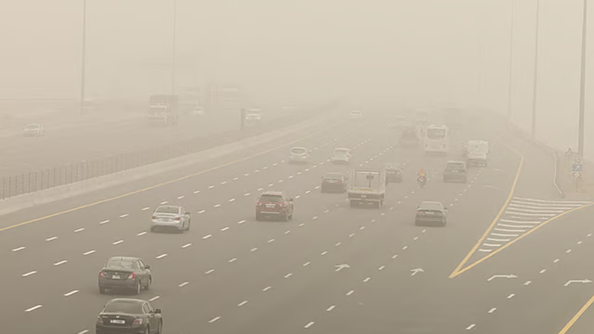 ভয়াবহ ধূলিঝড়ের কবলে দুবাই