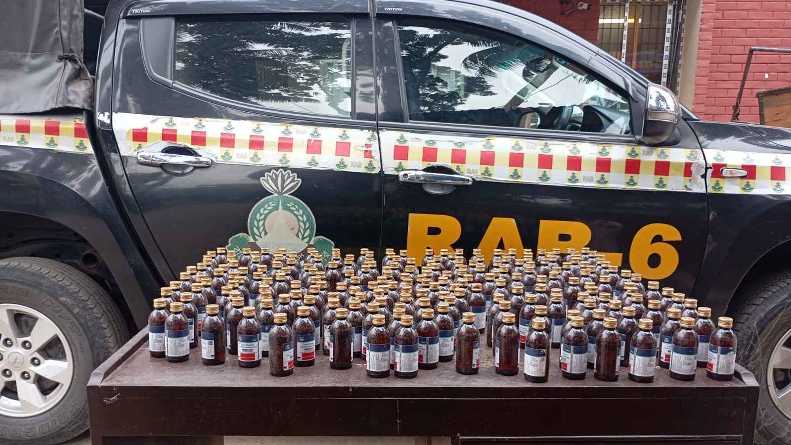 সাতক্ষীরায় ৩৫১ বোতল ফেনসিডিল জব্দ